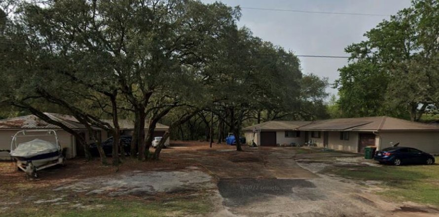 Commercial property in Shalimar, Florida № 561876