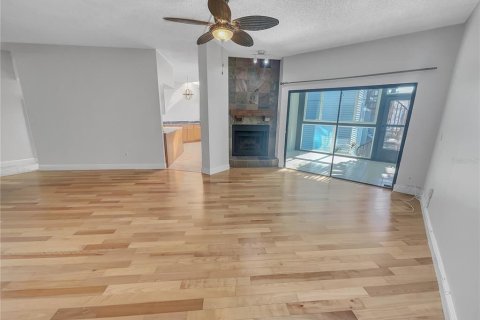Condo in Saint Petersburg, Florida, 2 bedrooms  № 1557398 - photo 3