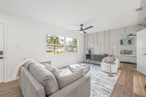 Casa en venta en Tampa, Florida, 3 dormitorios, 113.99 m2 № 1904056 - foto 4