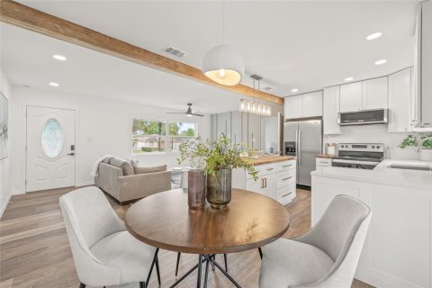 Casa en venta en Tampa, Florida, 3 dormitorios, 113.99 m2 № 1904056 - foto 7