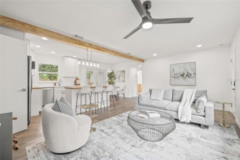 Casa en venta en Tampa, Florida, 3 dormitorios, 113.99 m2 № 1904056 - foto 5
