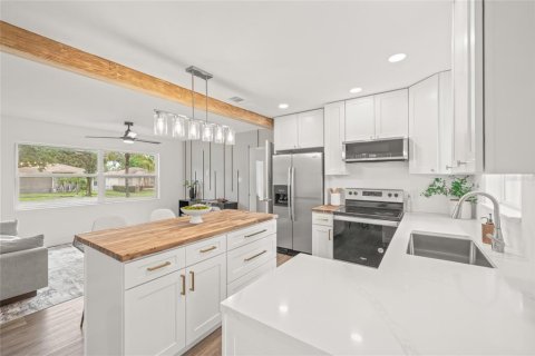 Casa en venta en Tampa, Florida, 3 dormitorios, 113.99 m2 № 1904056 - foto 13