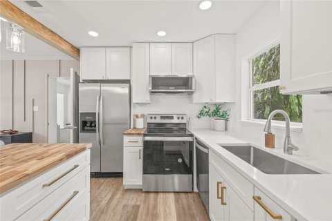 Casa en venta en Tampa, Florida, 3 dormitorios, 113.99 m2 № 1904056 - foto 14