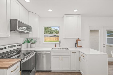 Casa en venta en Tampa, Florida, 3 dormitorios, 113.99 m2 № 1904056 - foto 11