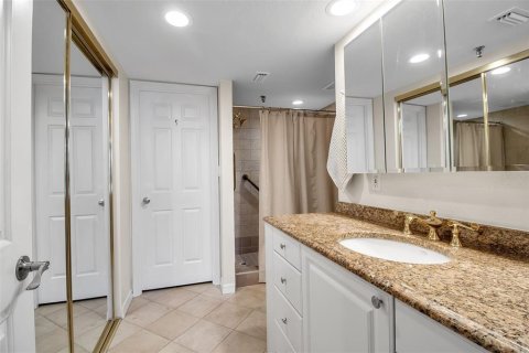 Condo in Longboat Key, Florida, 2 bedrooms  № 2144562 - photo 19