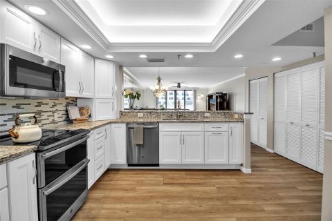 Condo in Longboat Key, Florida, 2 bedrooms  № 2144562 - photo 7