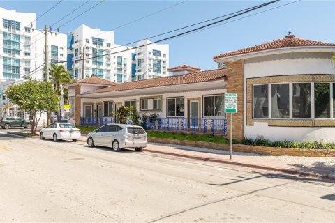 Propiedad comercial en venta en Miami Beach, Florida № 1697448 - foto 2