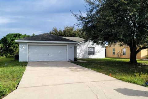 Villa ou maison à POINCIANA à Kissimmee, Floride 3 chambres, 115.66 m2 № 2373665