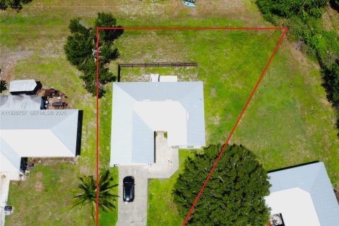 Снять в аренду виллу или дом в Виро-Бич, Флорида 3 спальни, 135.92м2, № 1989080 - фото 9