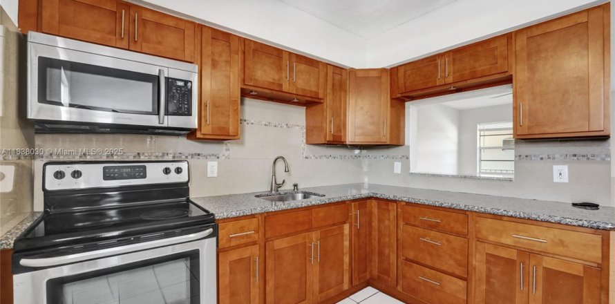 Condo à Pembroke Pines, Floride, 2 chambres № 1823618