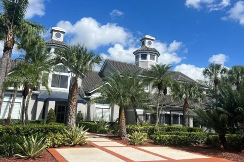 Снять в аренду кондоминиум в Майами, Флорида 1 спальня, 53.79м2, № 1957266 - фото 2