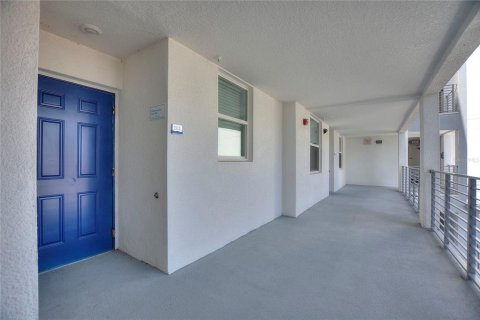 Condo in Kissimmee, Florida, 2 bedrooms  № 2354463 - photo 2