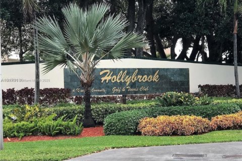 Condo in Pembroke Pines, Florida, 2 bedrooms № 1950764 - photo 19