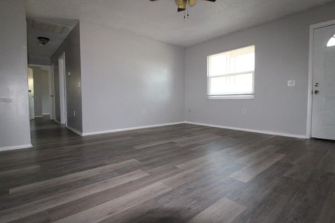 Casa en alquiler en Haines City, Florida, 3 dormitorios, 92.9 m2 № 1685098 - foto 3