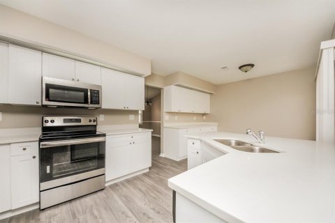 Casa en alquiler en Kissimmee, Florida, 4 dormitorios, 170.38 m2 № 1825013 - foto 4