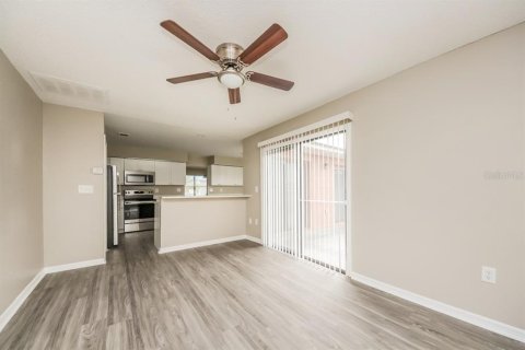 Casa en alquiler en Kissimmee, Florida, 4 dormitorios, 170.38 m2 № 1825013 - foto 8