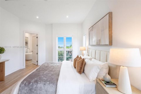 Купить таунхаус в Корал-Гейблс, Флорида 3 спальни, 237.83м2, № 2021100 - фото 9