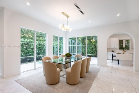 Купить таунхаус в Корал-Гейблс, Флорида 3 спальни, 237.83м2, № 2021100 - фото 15