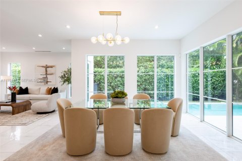 Купить таунхаус в Корал-Гейблс, Флорида 3 спальни, 237.83м2, № 2021100 - фото 5