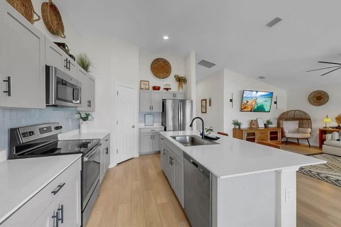 Casa en alquiler en Riverview, Florida, 4 dormitorios, 171.68 m2 № 1905175 - foto 12