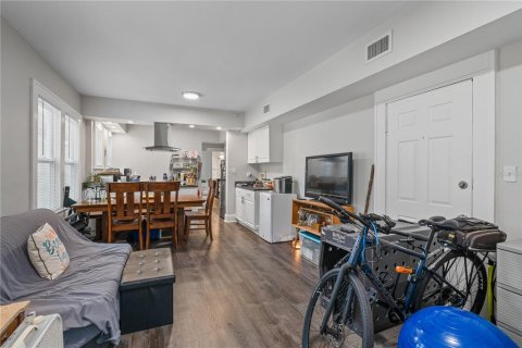 Propiedad comercial en venta en Clearwater, Florida, 8 dormitorios, 291.34 m2 № 1916794 - foto 16