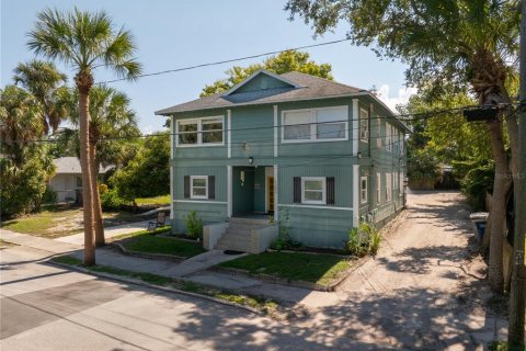 Propiedad comercial en venta en Clearwater, Florida, 8 dormitorios, 291.34 m2 № 1916794 - foto 1