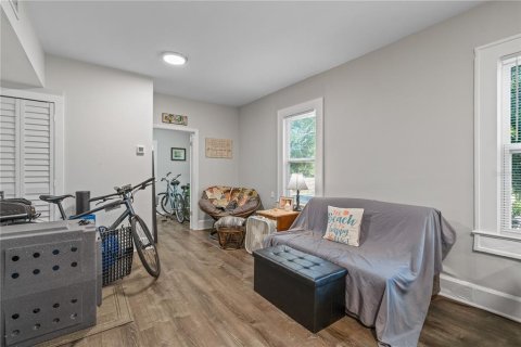 Propiedad comercial en venta en Clearwater, Florida, 8 dormitorios, 291.34 m2 № 1916794 - foto 15
