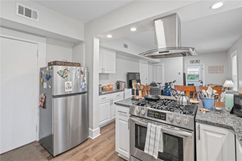 Propiedad comercial en venta en Clearwater, Florida, 8 dormitorios, 291.34 m2 № 1916794 - foto 14