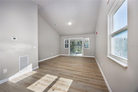 Condo in Gainesville, Florida, 2 bedrooms  № 1720115 - photo 7