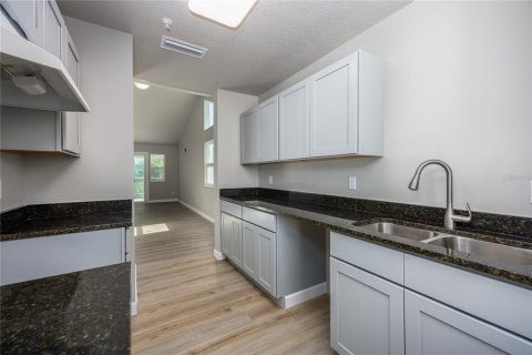 Condo in Gainesville, Florida, 2 bedrooms  № 1720115 - photo 13