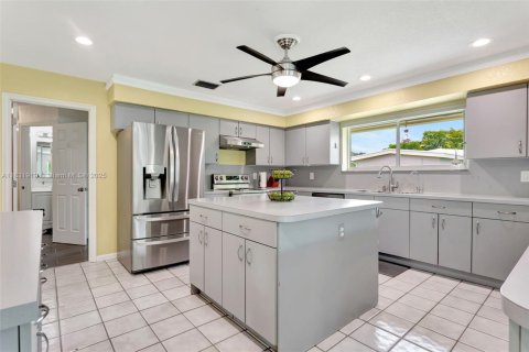Villa ou maison à vendre à Davie, Floride: 4 chambres, 279.08 m2 № 1821530 - photo 14