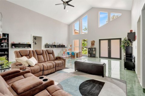 Villa ou maison à vendre à Davie, Floride: 4 chambres, 279.08 m2 № 1821530 - photo 7