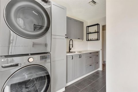 Villa ou maison à vendre à Davie, Floride: 4 chambres, 279.08 m2 № 1821530 - photo 25