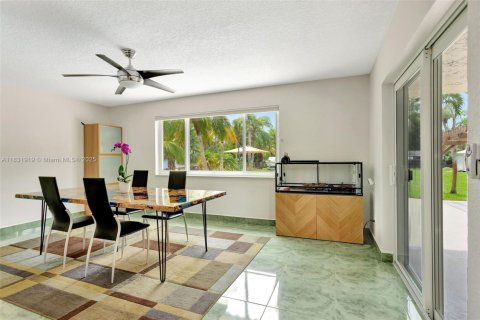 Villa ou maison à vendre à Davie, Floride: 4 chambres, 279.08 m2 № 1821530 - photo 18
