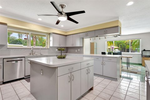 Villa ou maison à vendre à Davie, Floride: 4 chambres, 279.08 m2 № 1821530 - photo 13