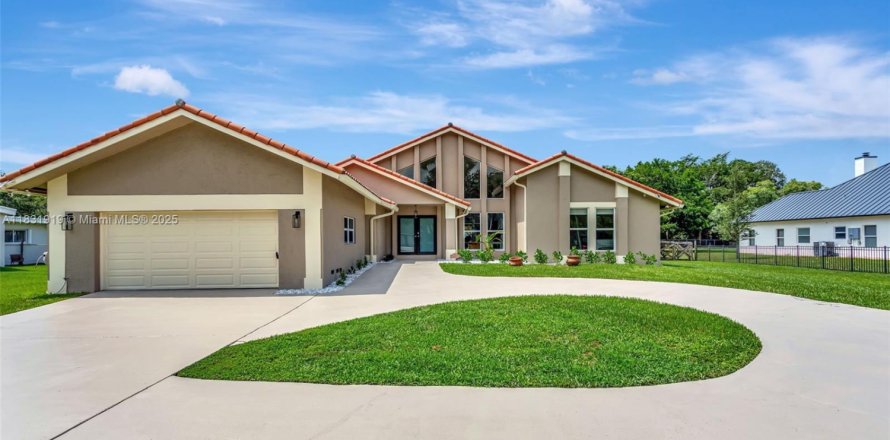 Villa ou maison à Davie, Floride 4 chambres, 279.08 m2 № 1821530