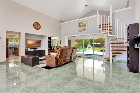 Villa ou maison à vendre à Davie, Floride: 4 chambres, 279.08 m2 № 1821530 - photo 9