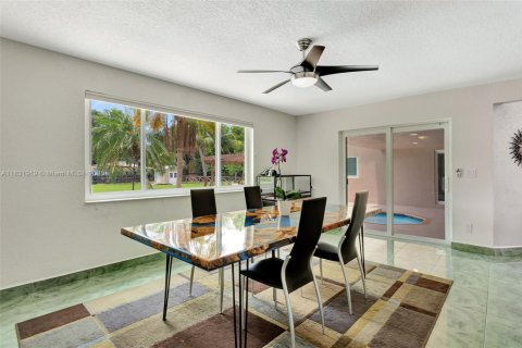 Villa ou maison à vendre à Davie, Floride: 4 chambres, 279.08 m2 № 1821530 - photo 19