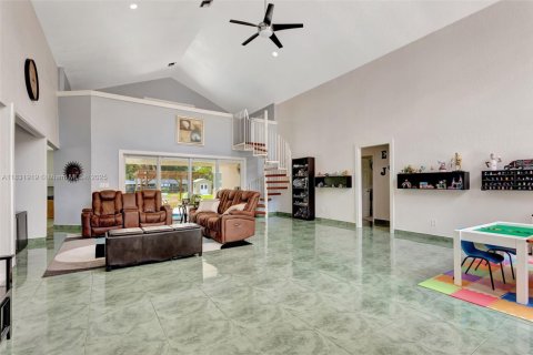 Villa ou maison à vendre à Davie, Floride: 4 chambres, 279.08 m2 № 1821530 - photo 11