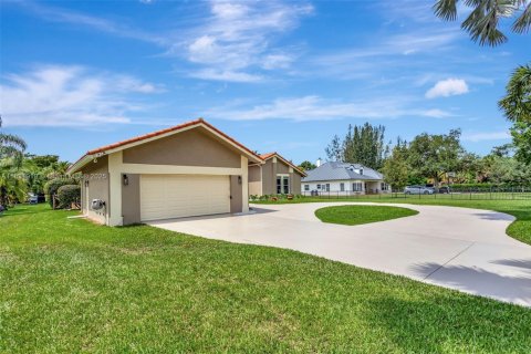 Villa ou maison à vendre à Davie, Floride: 4 chambres, 279.08 m2 № 1821530 - photo 5