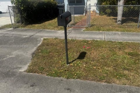 House in West Park, Florida 4 bedrooms, 129.23 sq.m. № 2067604