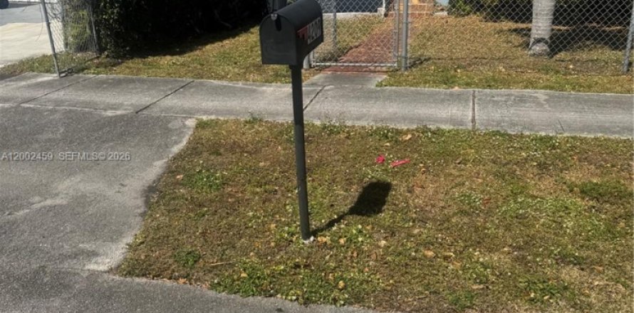 House in West Park, Florida 4 bedrooms, 129.23 sq.m. № 2067604