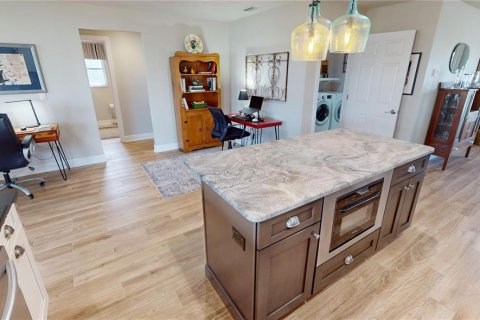 House in Punta Gorda, Florida 2 bedrooms, 167.87 sq.m. № 1544586 - photo 12