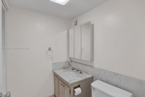 Condo in Pompano Beach, Florida, 3 bedrooms  № 1830596 - photo 19