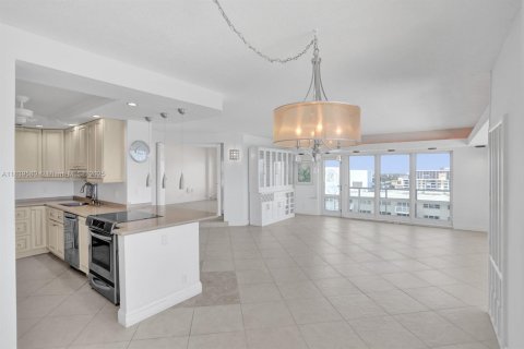 Condo in Pompano Beach, Florida, 3 bedrooms  № 1830596 - photo 7