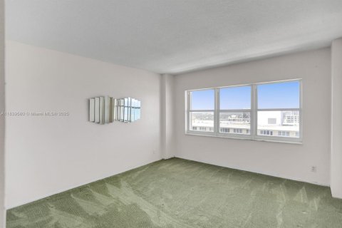 Condo in Pompano Beach, Florida, 3 bedrooms  № 1830596 - photo 21