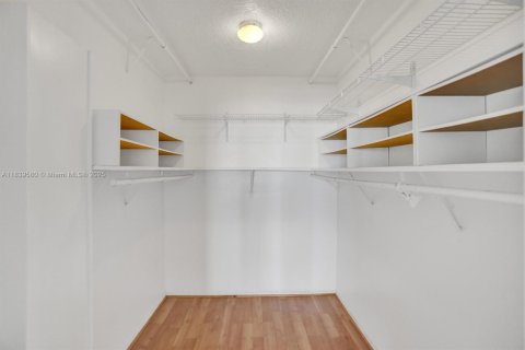 Condo in Pompano Beach, Florida, 3 bedrooms  № 1830596 - photo 30
