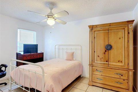 Villa ou maison à vendre à Kissimmee, Floride: 4 chambres, 174.1 m2 № 2437163 - photo 28