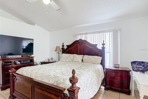 Villa ou maison à vendre à Kissimmee, Floride: 4 chambres, 174.1 m2 № 2437163 - photo 22