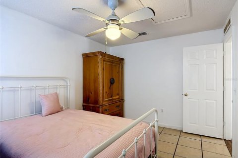 Villa ou maison à vendre à Kissimmee, Floride: 4 chambres, 174.1 m2 № 2437163 - photo 27